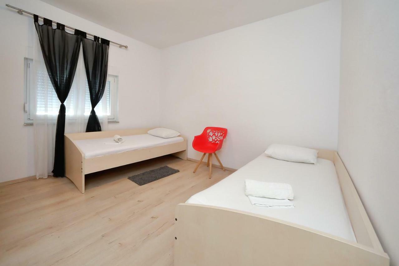 Holiday House Andrija 比比涅 外观 照片