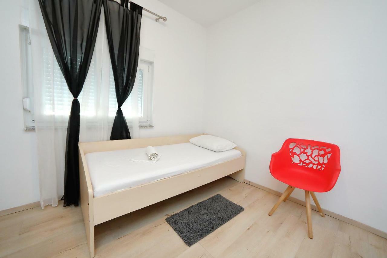 Holiday House Andrija 比比涅 外观 照片