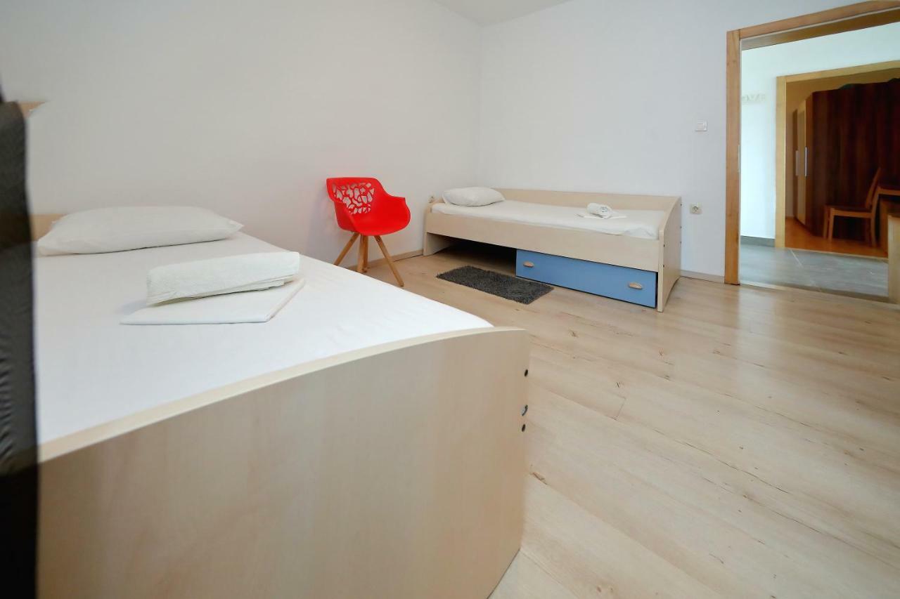 Holiday House Andrija 比比涅 外观 照片